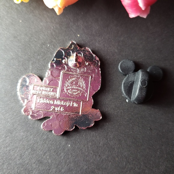 4/$25 Disney Tangled Pascal Yellow Pin - Picture 3 of 4